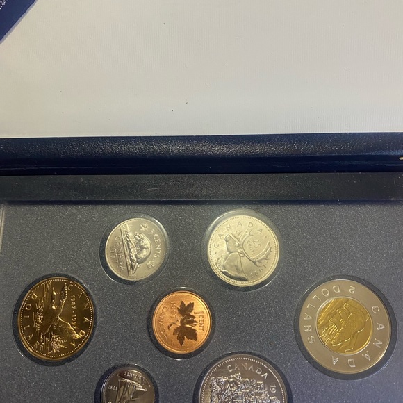 1997 CANADIAN PROOF MINT SET - Picture 2 of 3